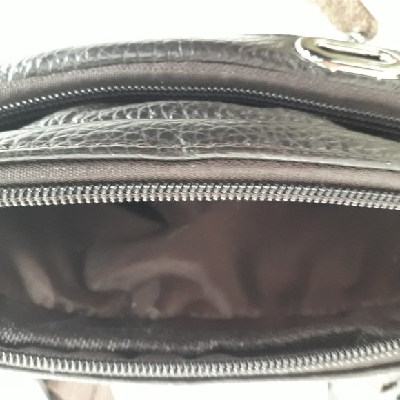 NWOT - MENS GENUINE LEATHER WAIST BAG HAS MULTIPLE POCKETS & PHONE GROMMET - Picture 8 of 13